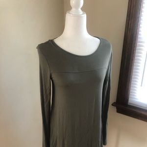 Aerie ‘just add leggings’ olive top size medium